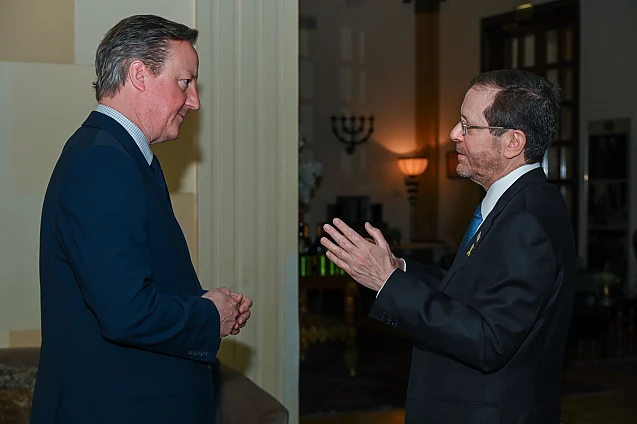 Foto: Președintele Isaac Herzog și David Cameron/ GPO