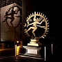 Statuia lui Shiva, zeul hindus al distrugerii, în fața institutului CERN